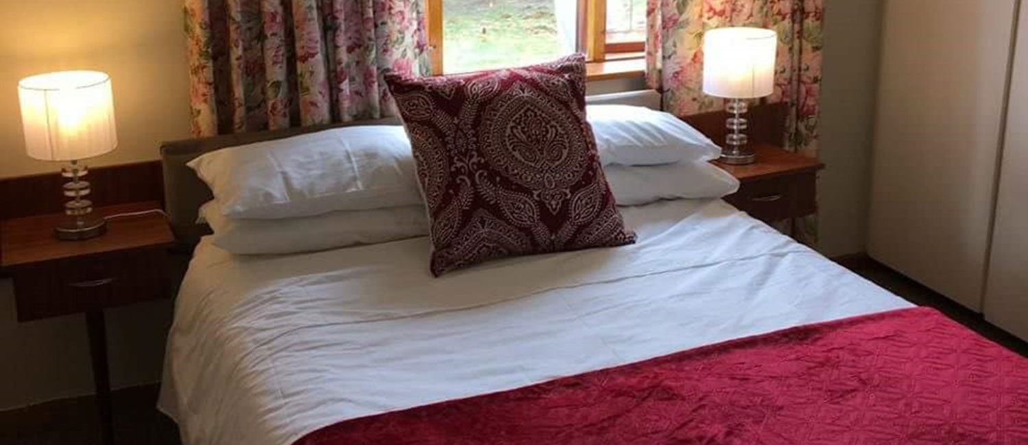 Room2: Double Bed