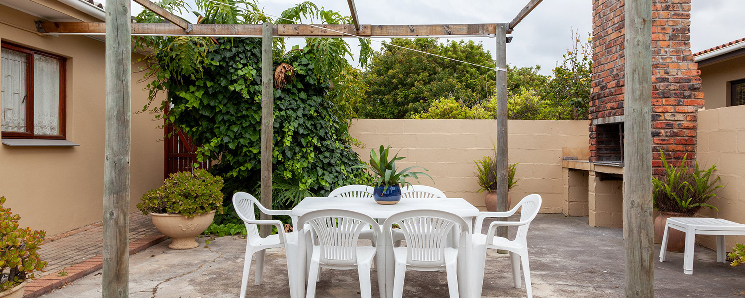 Braai and patio area